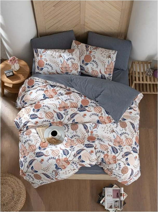 Šedo-béžové prodloužené čtyřdílné povlečení na dvoulůžko s prostěradlem 200x220 cm Floral – Mila Home Mila Home