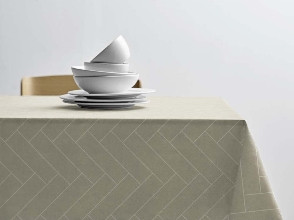 Damaškový ubrus 140x320 cm Tiles Damask – Södahl Södahl